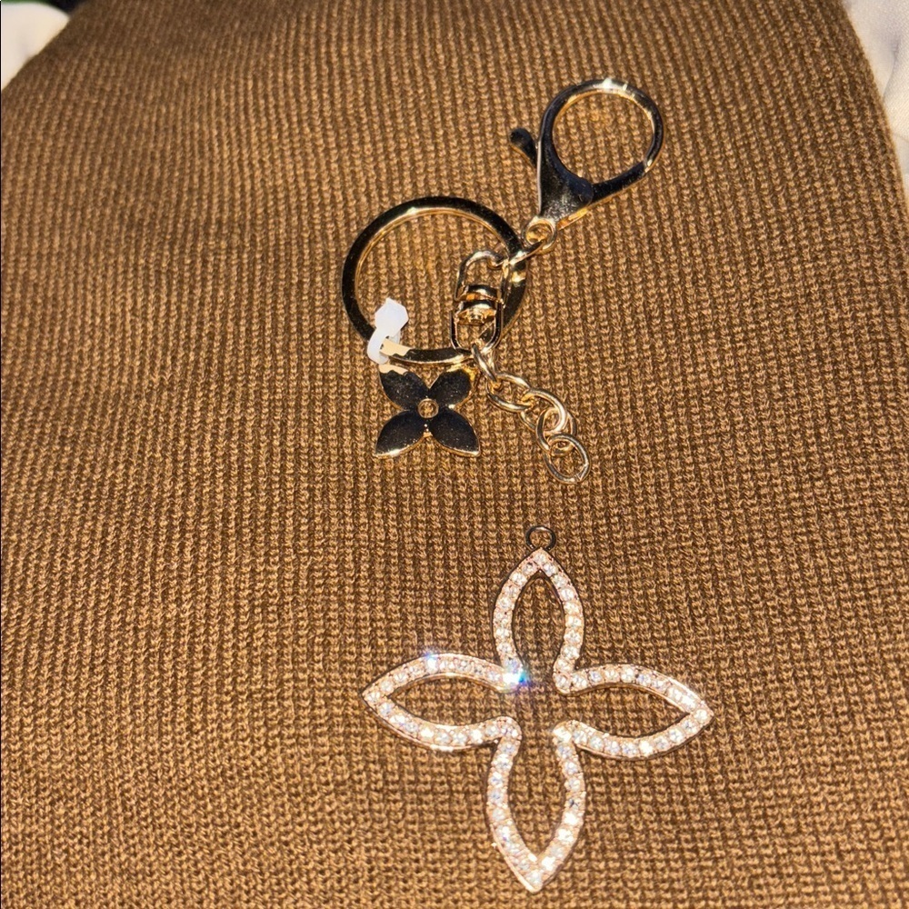 Gold Tone charm Keychain with Crystal floral Accents - Picture 5 of 9